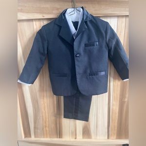 Boys 3T four piece tuxedo